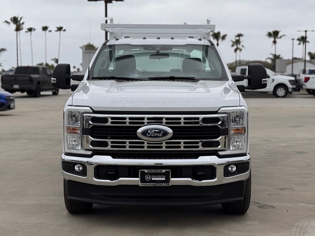 2025 Ford F-350 Super Duty Chassis Cab XLT - Photo 6