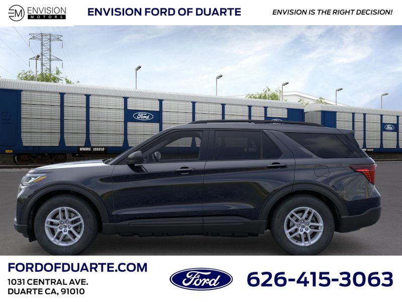 2026 Ford Explorer photo 2