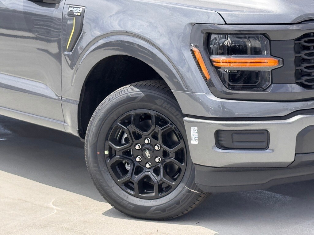 2025 Ford F-150 STX photo 4
