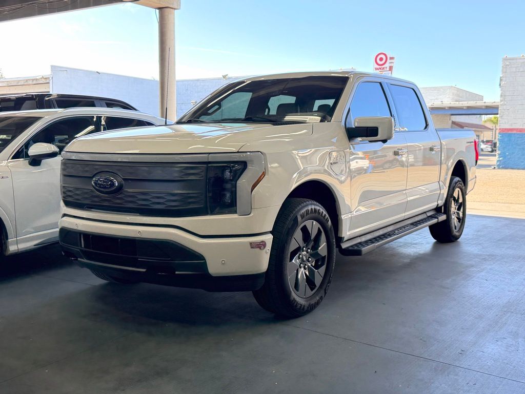 2023 Ford F-150 Lightning Lariat's photo