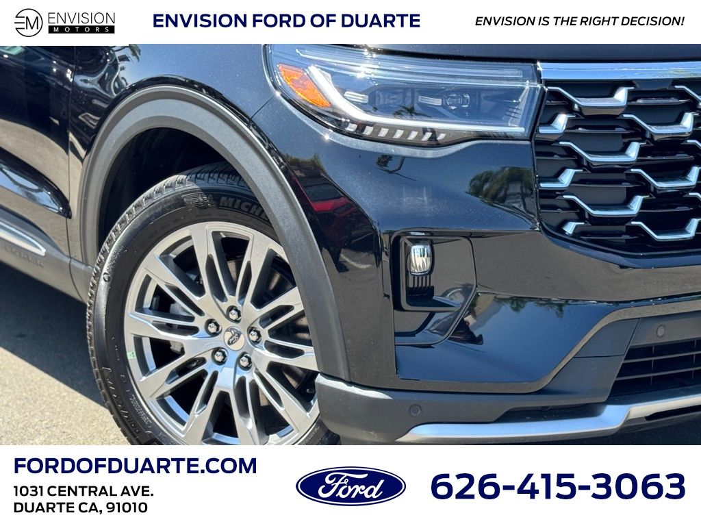 2025 Ford Explorer Platinum photo 3