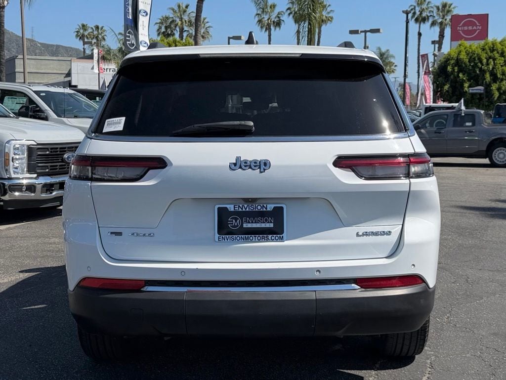 2022 Jeep New Grand Cherokee Laredo photo 5