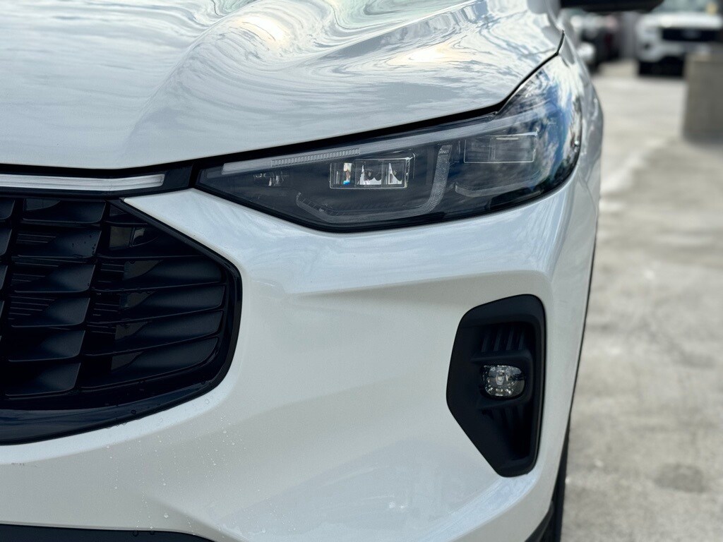 2025 Ford Escape Base photo 3