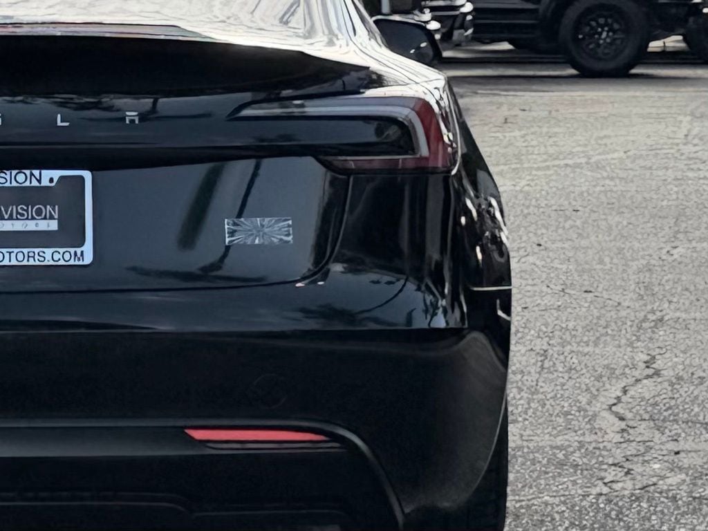 2024 Tesla Model 3 Performance photo 3