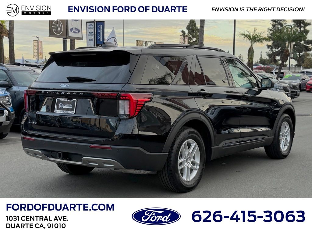2026 Ford Explorer photo 4