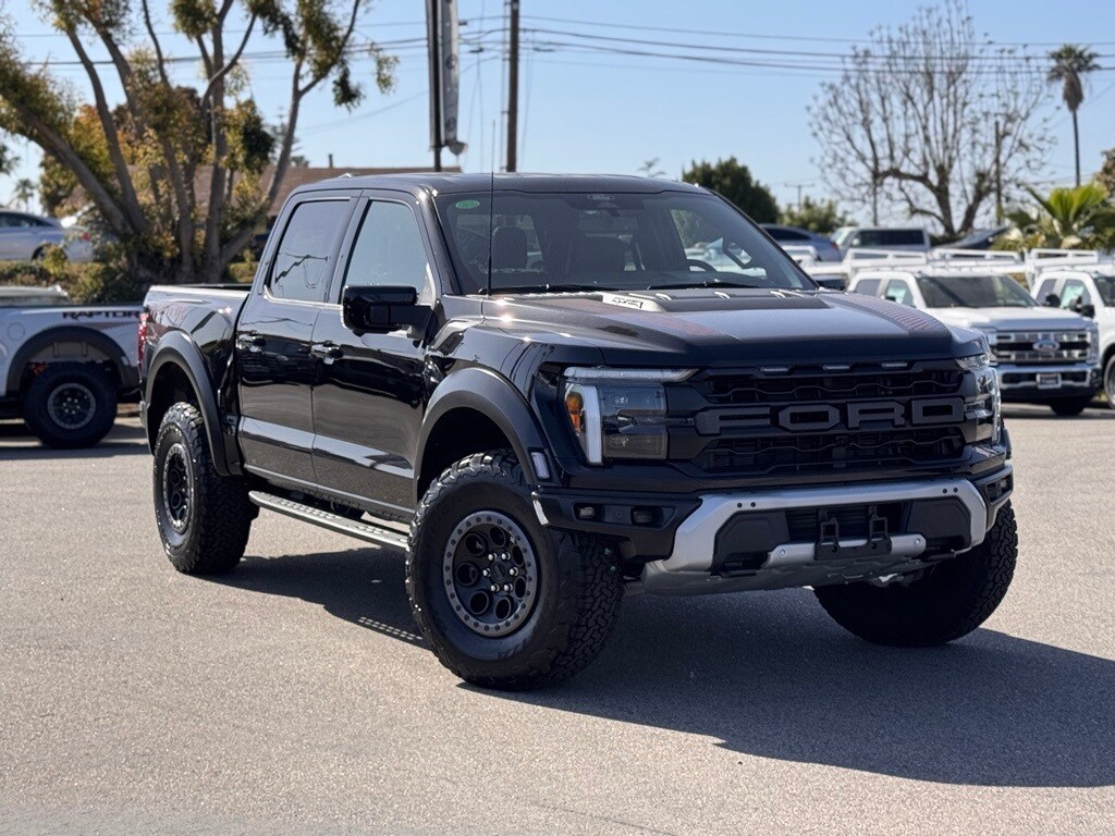 2025 Ford F-150 Raptor photo 2