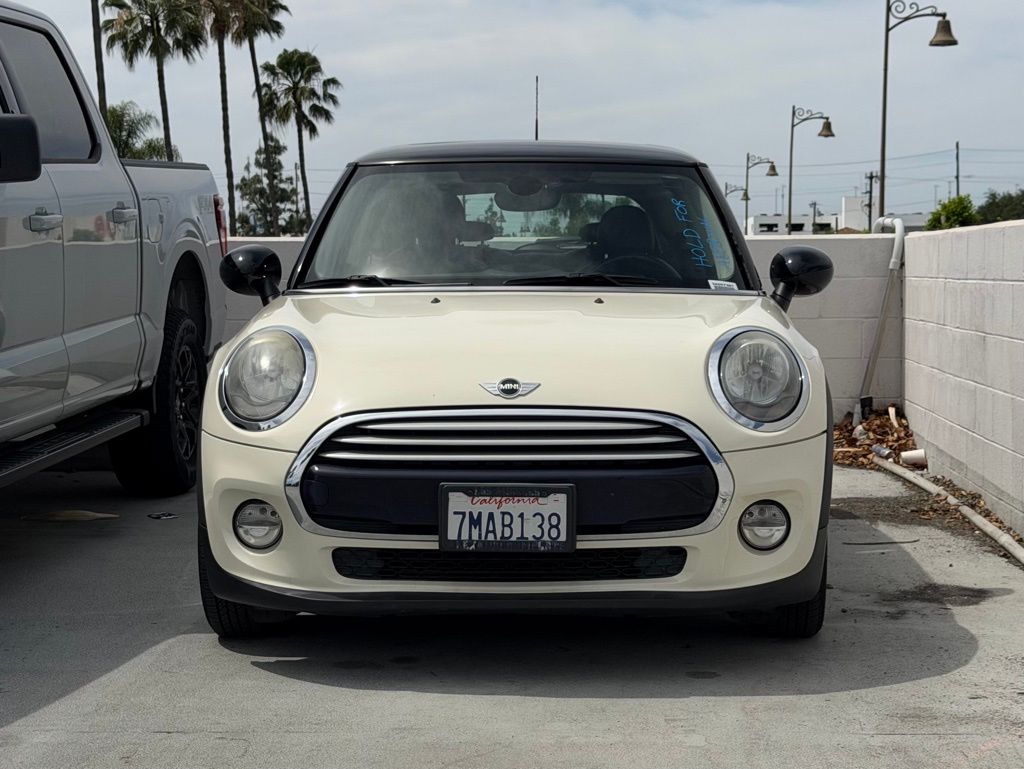 2015 MINI Hardtop 2 Door Cooper photo 2