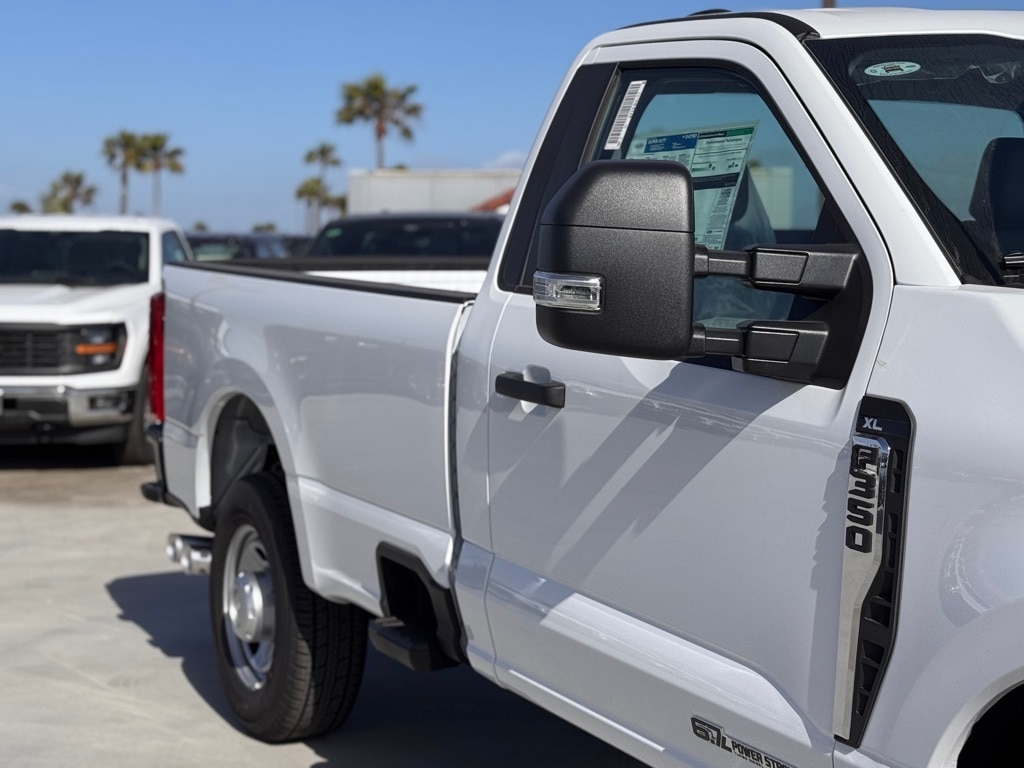 2025 Ford F-350 Super Duty XL