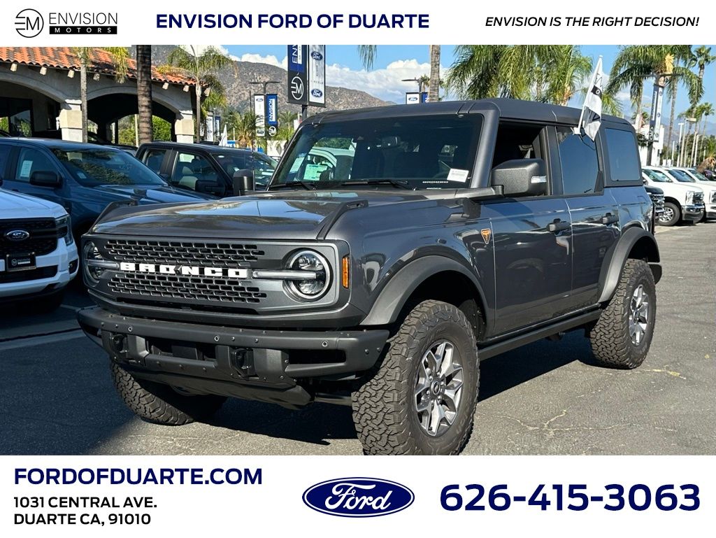 2025 Ford Bronco Badlands photo 2