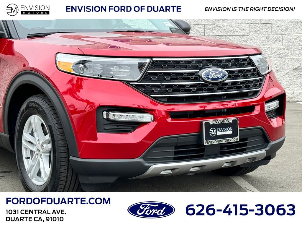 2024 Ford Explorer XLT photo 2
