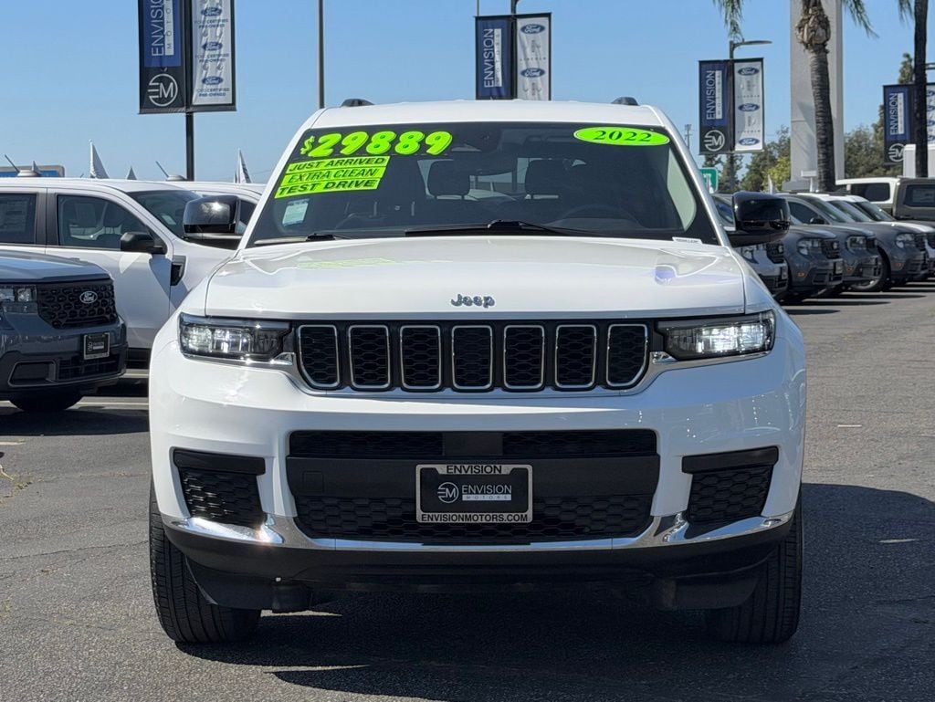2022 Jeep New Grand Cherokee Laredo photo 2