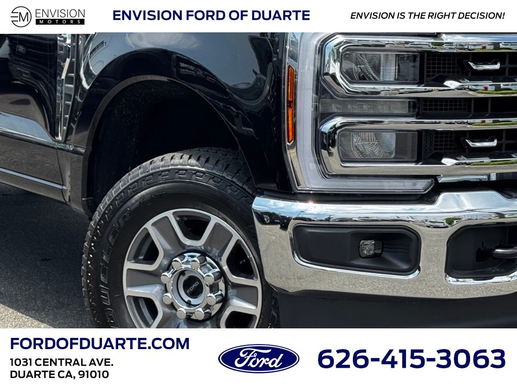 2025 Ford F-250 Lariat photo 3