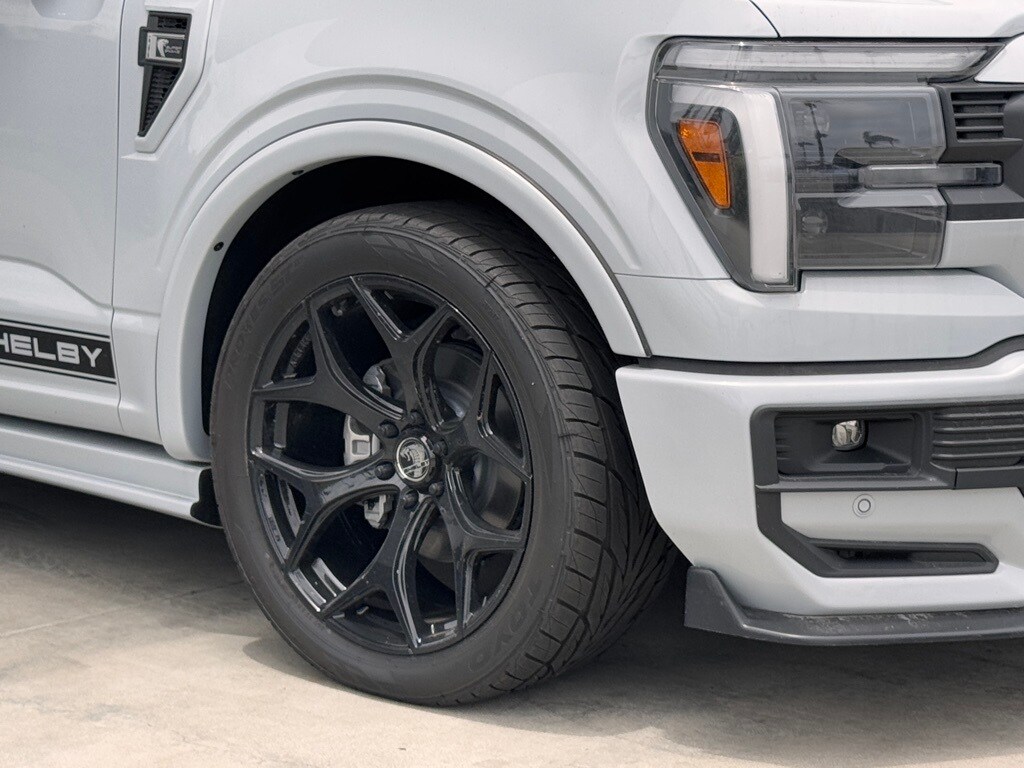 2025 Ford F-150 Lariat photo 4