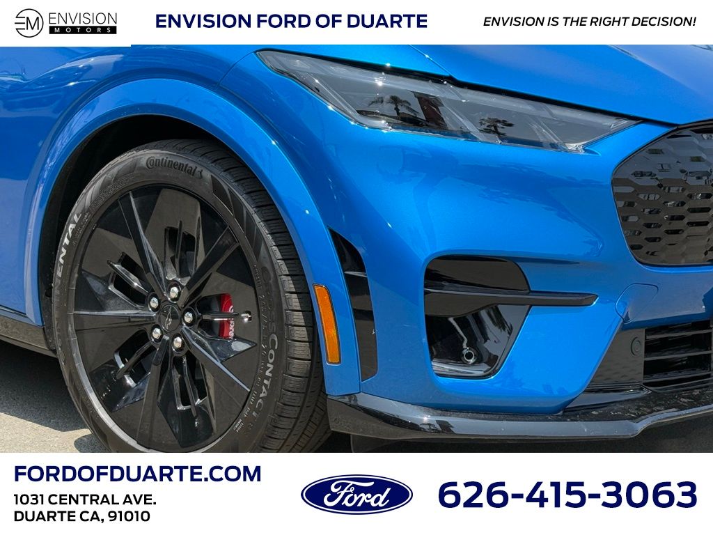 2025 Ford Mustang Mach-E GT photo 4