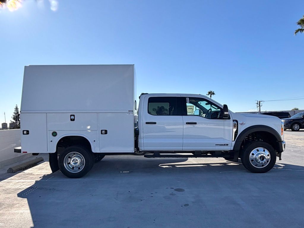 2025 Ford F-550 Super Duty Chassis Cab XLT - Photo 13