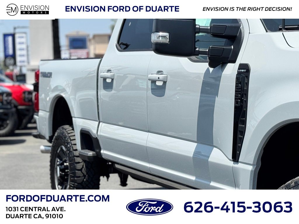 2025 Ford F-250 Lariat photo 4