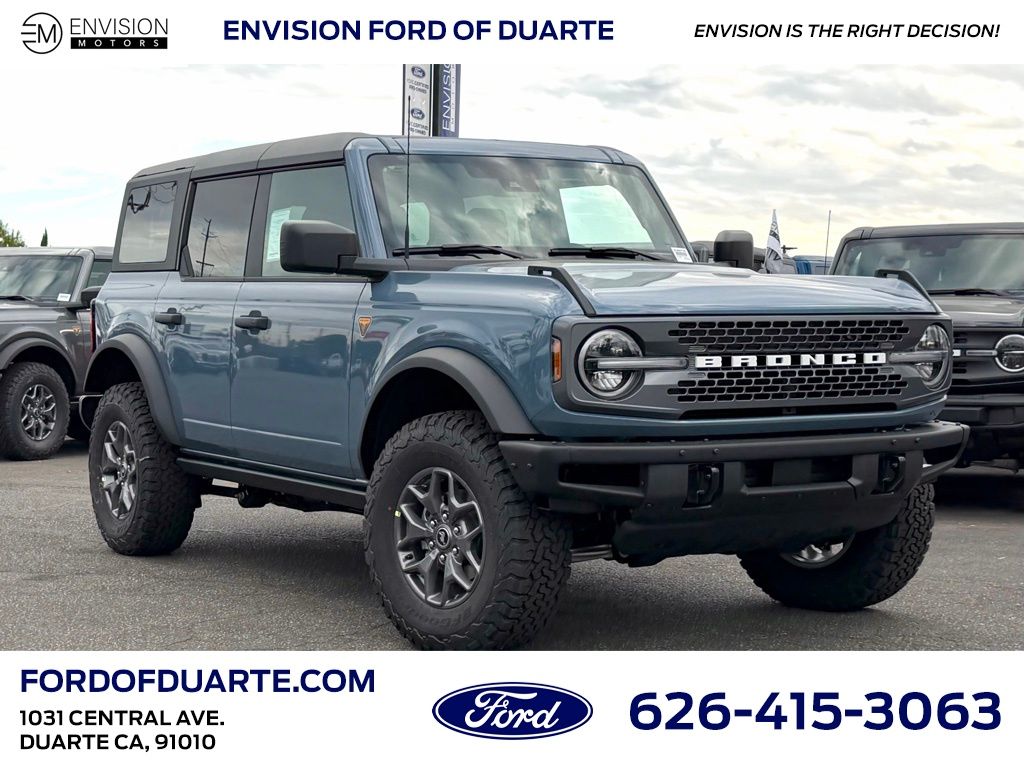 2025 Ford Bronco Badlands photo 2