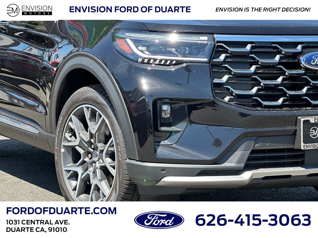 2025 Ford Explorer Platinum photo 4