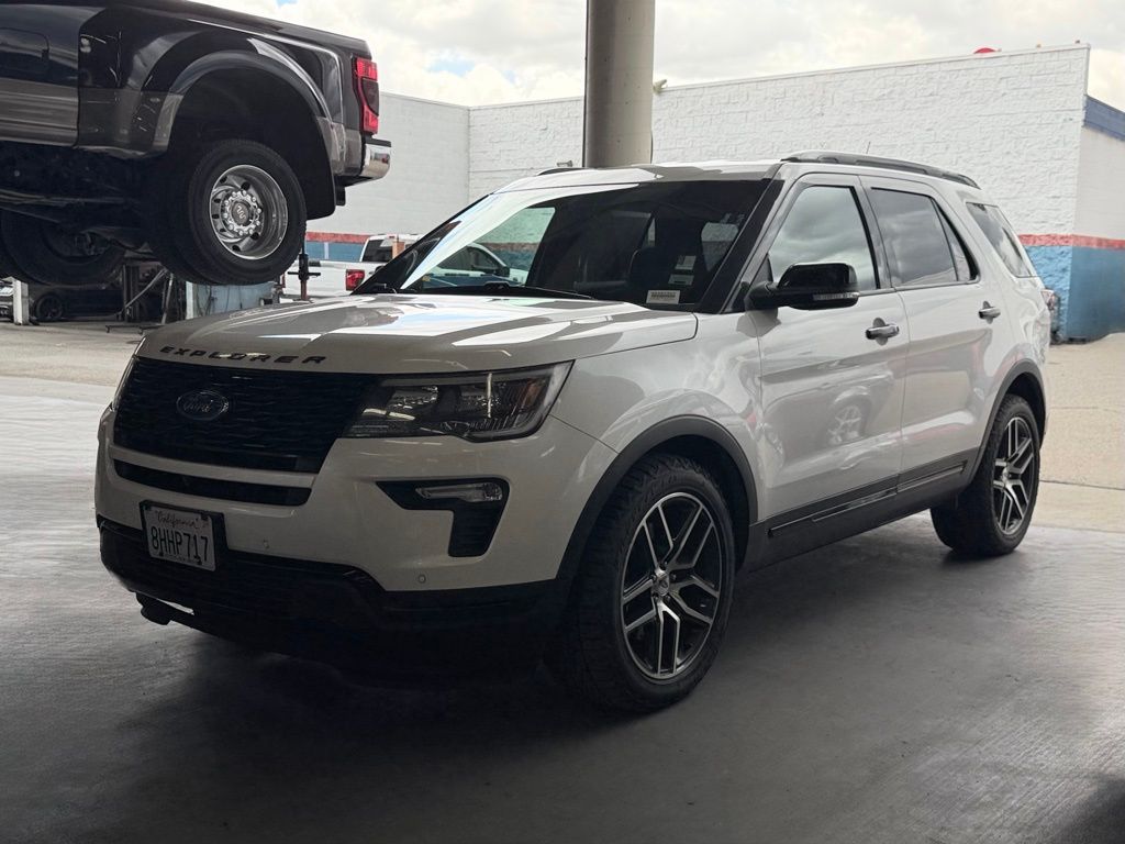 2019 Ford Explorer Sport photo 2