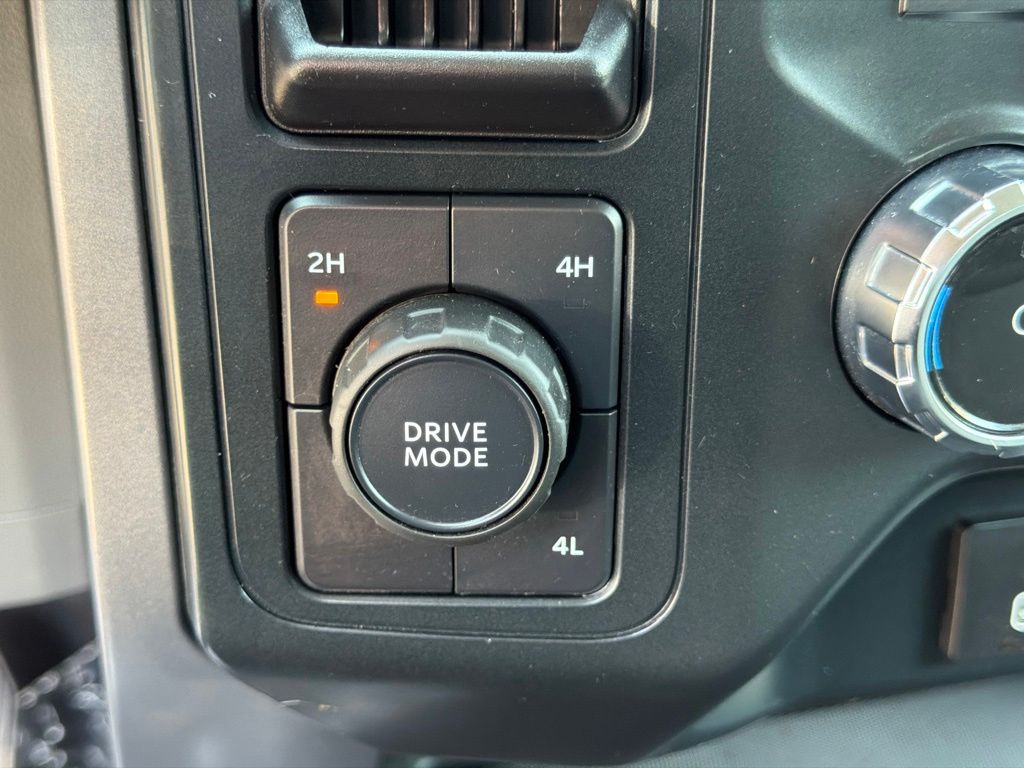 2025 Ford F-150 XLT - Photo 32