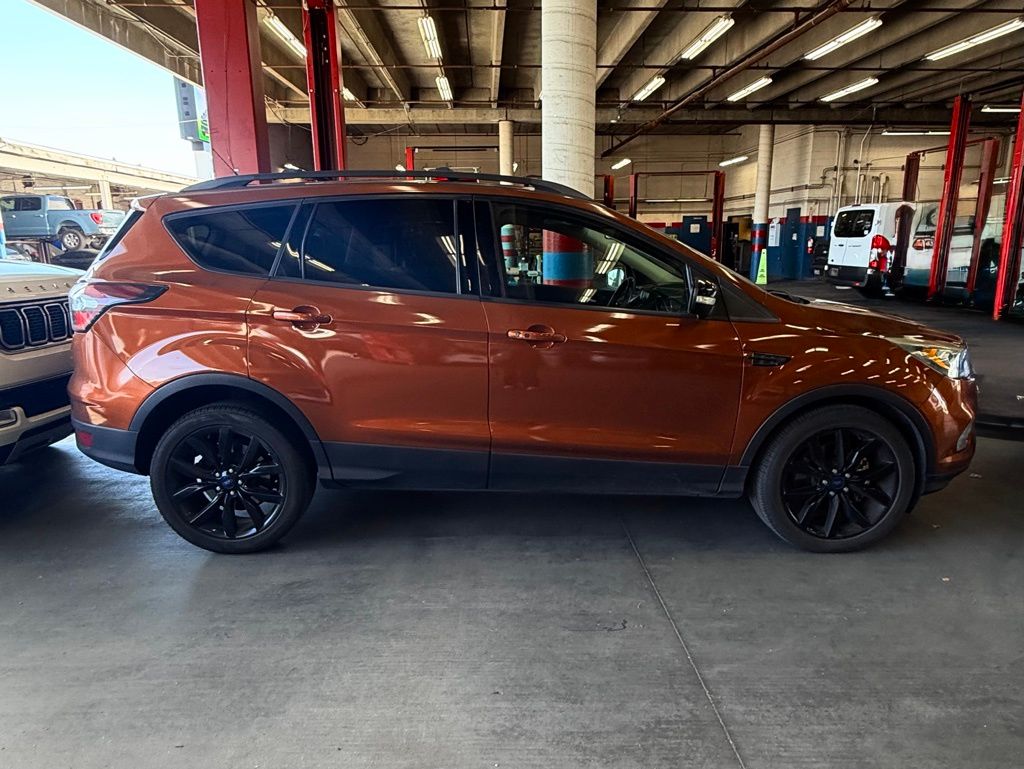 2017 Ford Escape Titanium photo 4