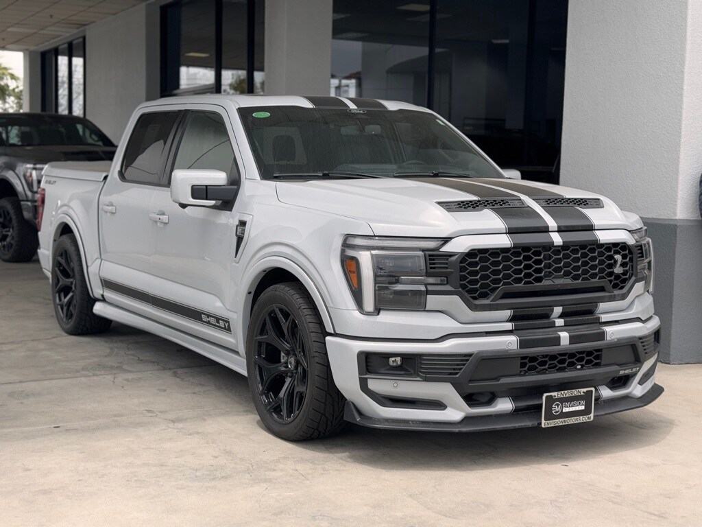2025 Ford F-150 Lariat photo 2