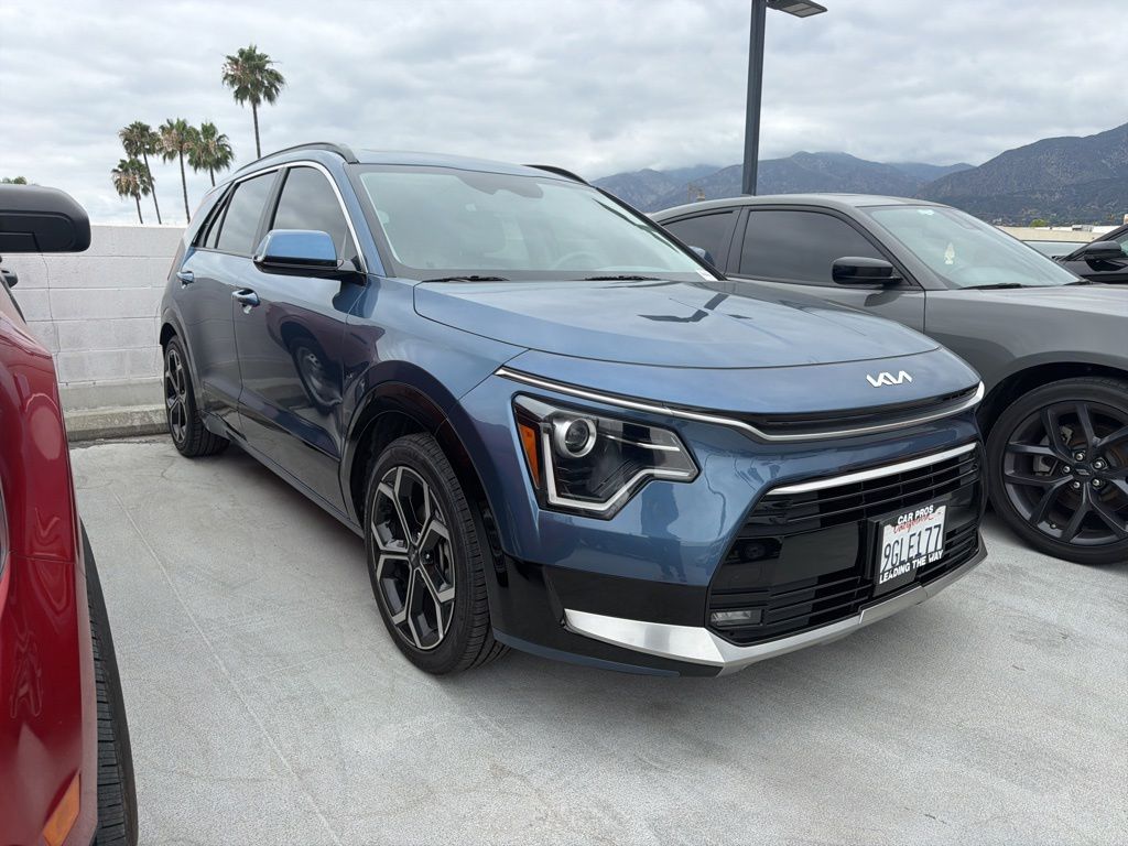 2023 Kia Niro EX Touring HEV's photo