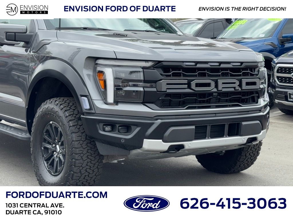 2025 Ford F-150 Raptor photo 2
