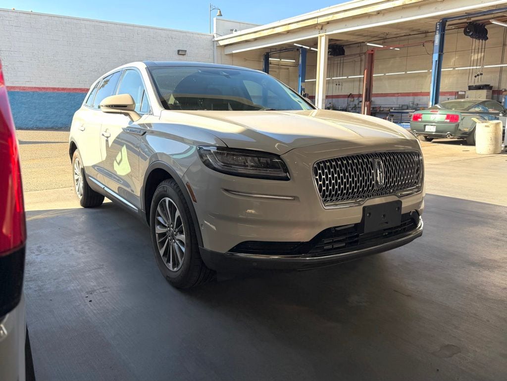 2022 Lincoln Nautilus Reserve's photo