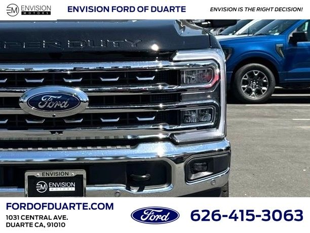 2025 Ford F-350 Lariat photo 3