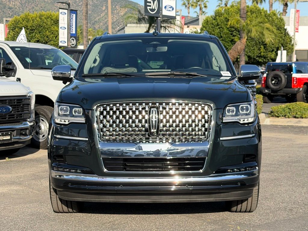 2024 Lincoln Navigator Black Label photo 2