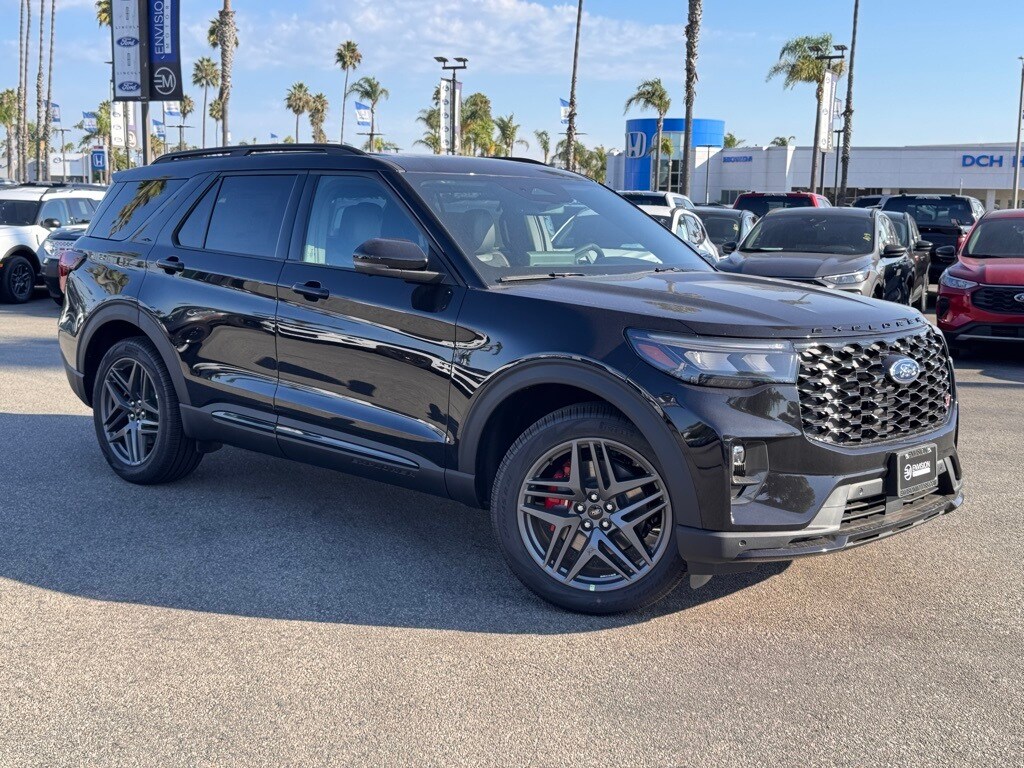 2025 Ford Explorer ST photo 2