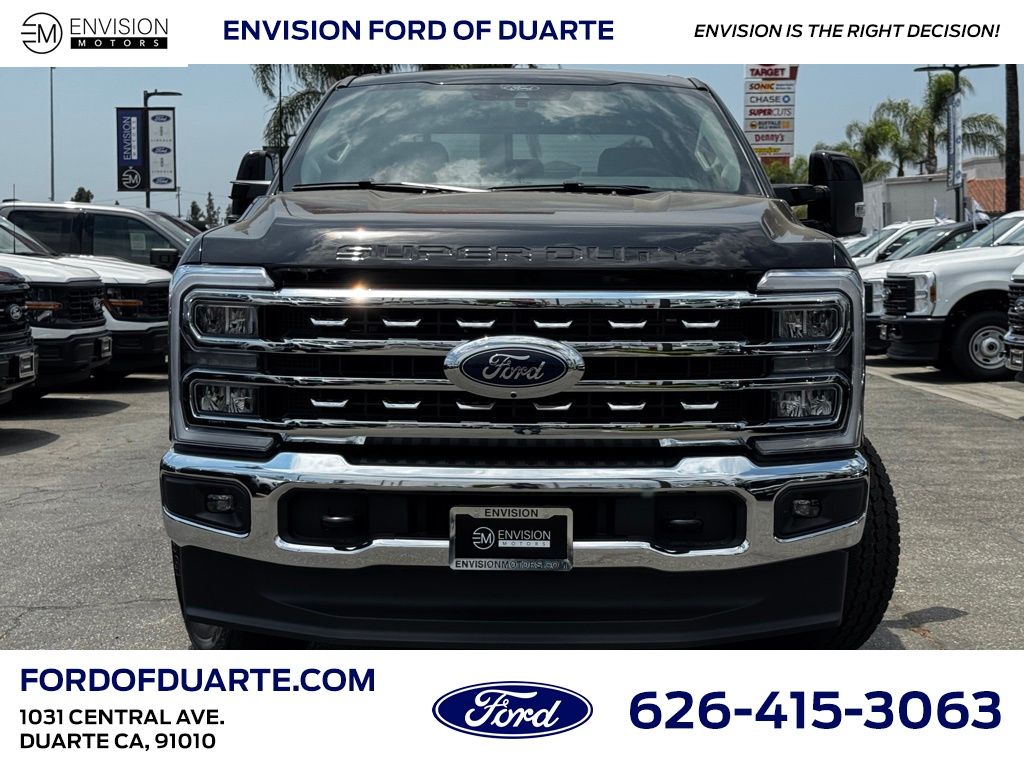 2025 Ford F-250 Lariat photo 4