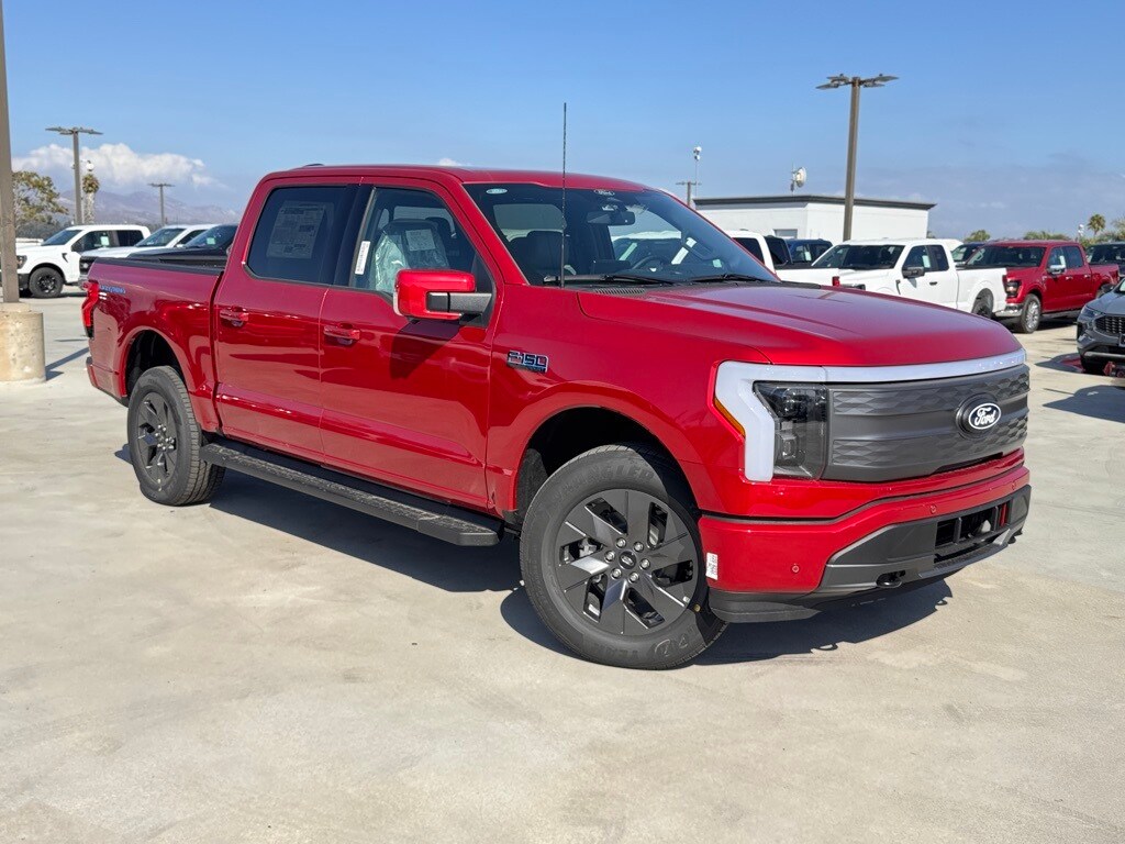 2025 Ford F-150 Lightning photo 2