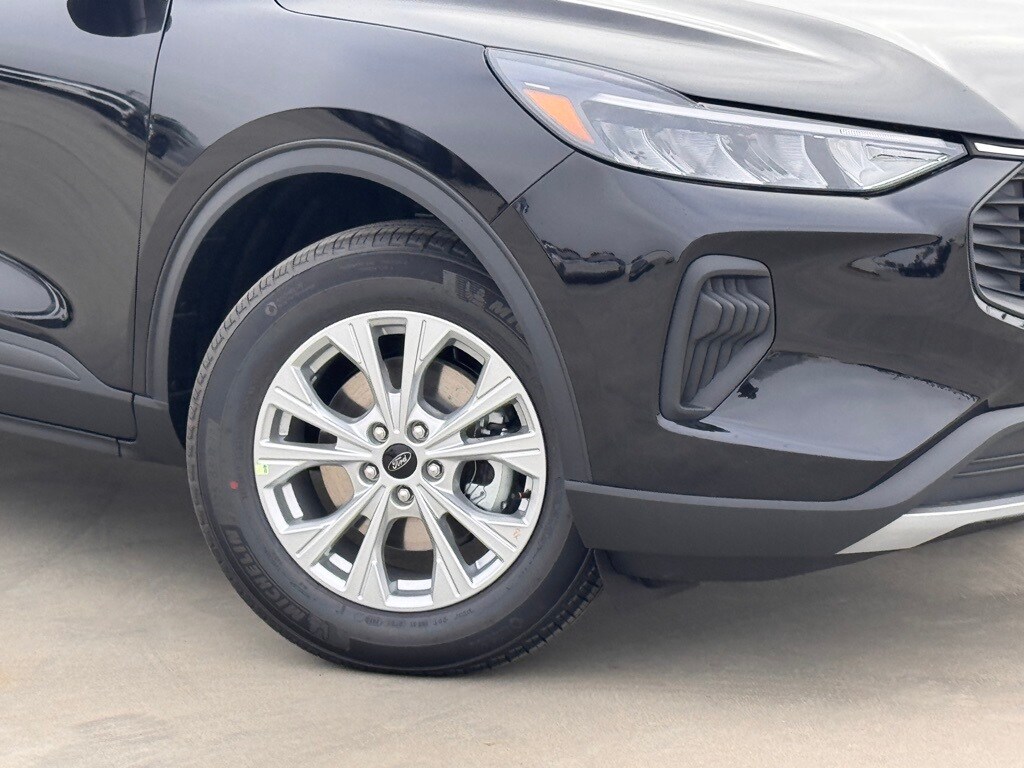 2025 Ford Escape Active photo 2