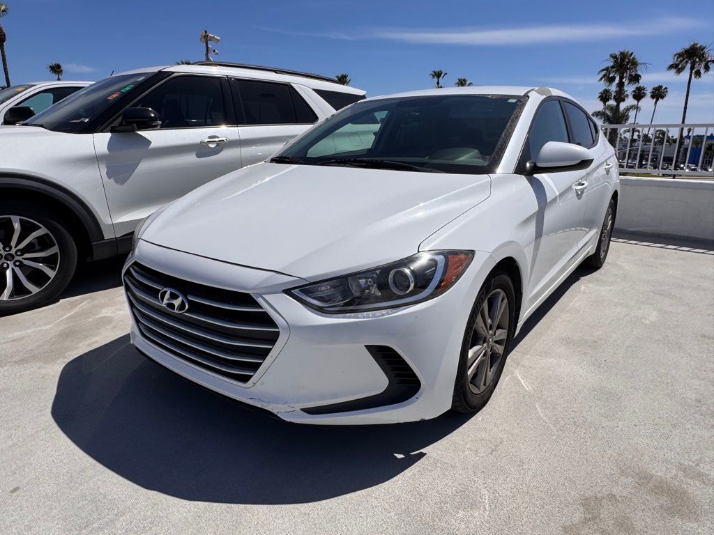 2017 Hyundai Elantra photo 3