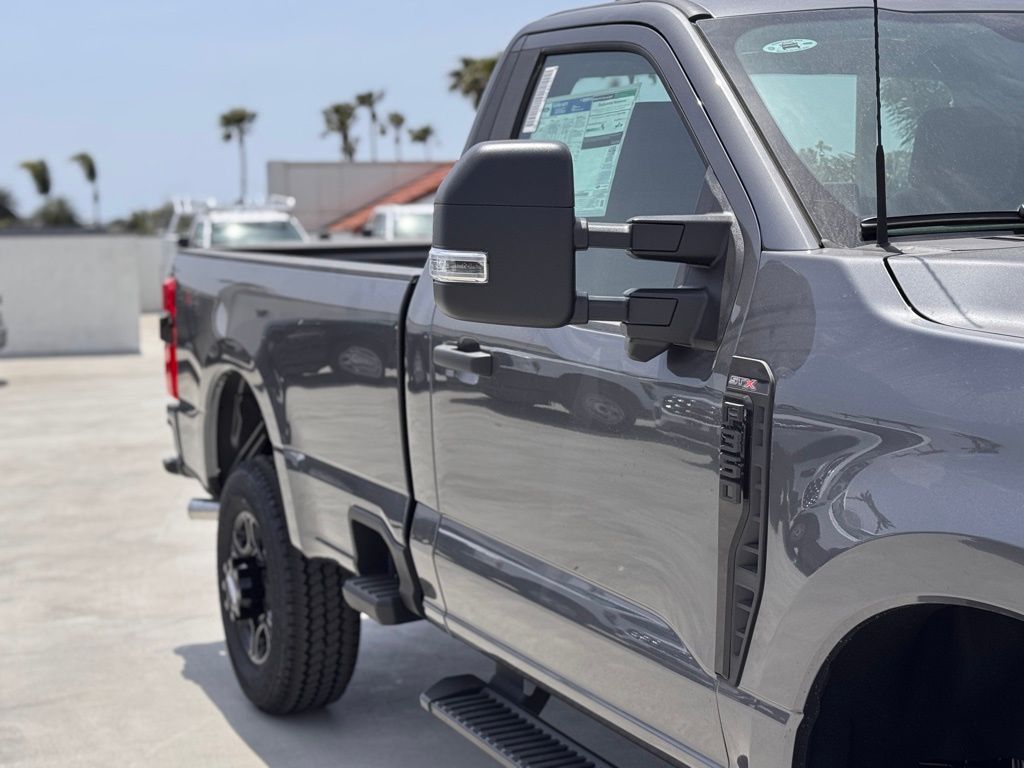 2025 Ford F-350 XL photo 4