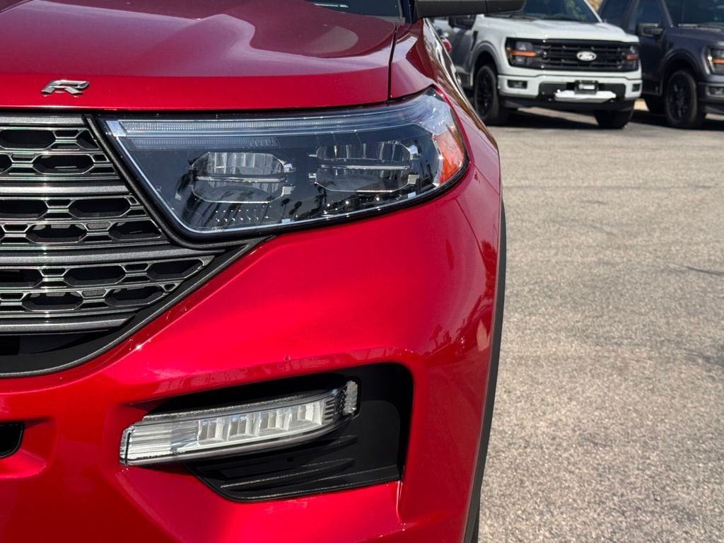 2023 Ford Explorer XLT photo 3