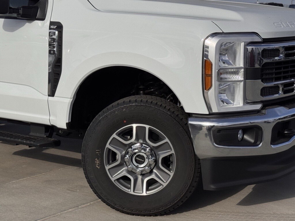 2025 Ford F-350 XLT photo 4