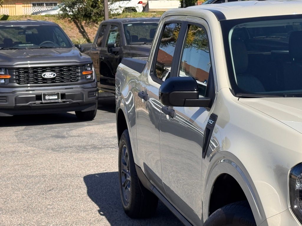 2025 Ford Maverick XLT photo 4