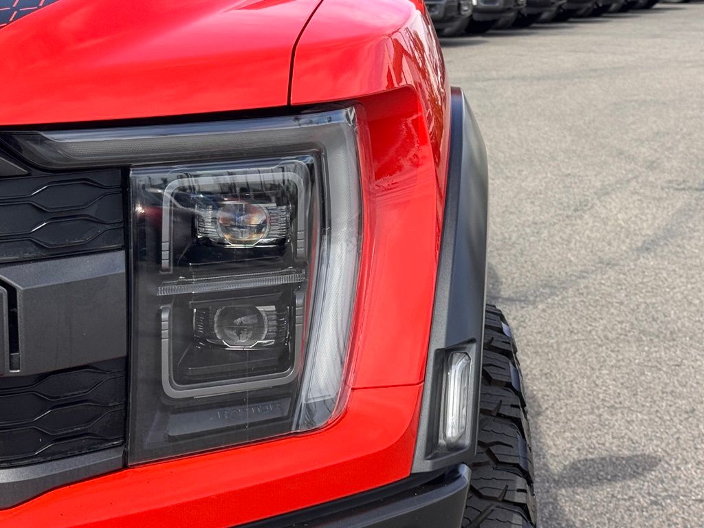 2023 Ford F-150 Raptor photo 3