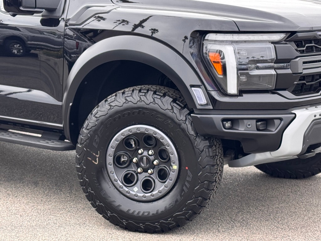 2025 Ford F-150 Raptor photo 4