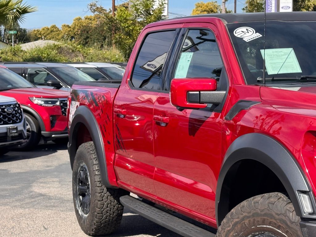 2023 Ford F-150 Raptor photo 4