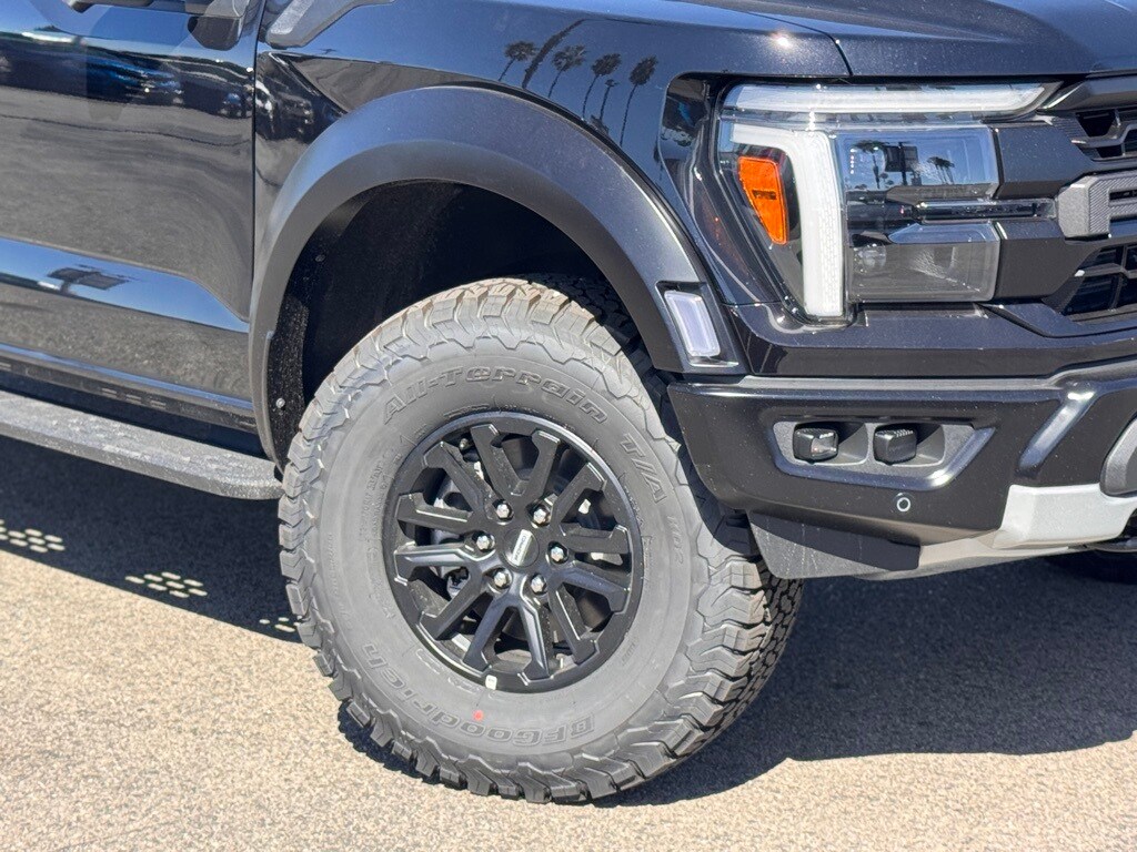 2025 Ford F-150 Raptor photo 4