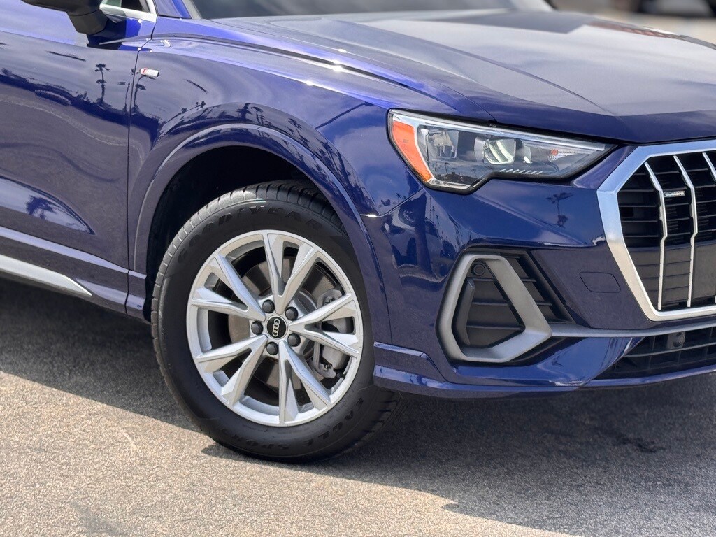 2022 Audi Q3 45 TFSI S line Premium photo 4