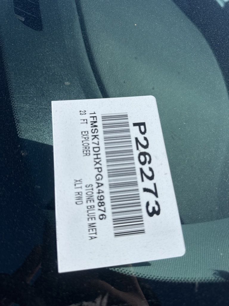 2023 Ford Explorer XLT photo 3