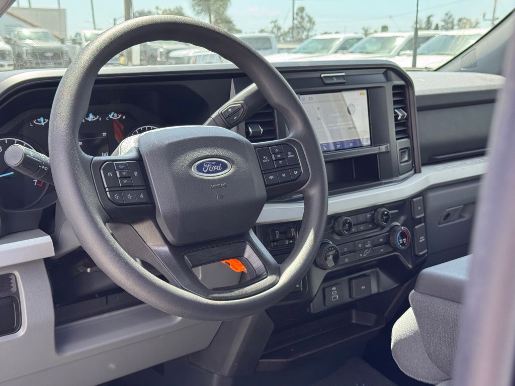 2025 Ford F-350 Super Duty XLT - Photo 26