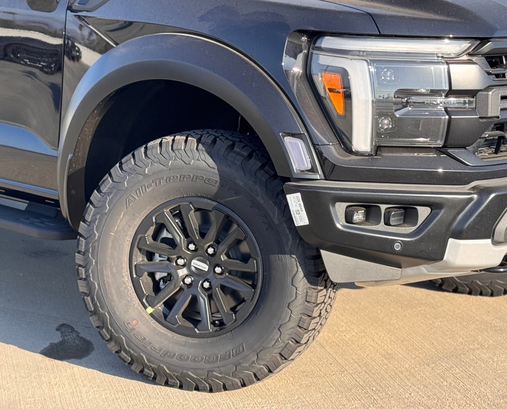 New 2025 Ford F-150 Raptor Truck SuperCrew Cab