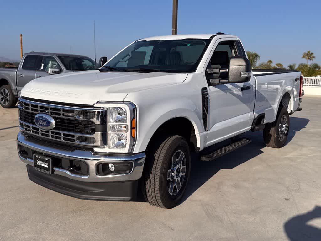 2025 Ford F-350 Super Duty XLT - Photo 7