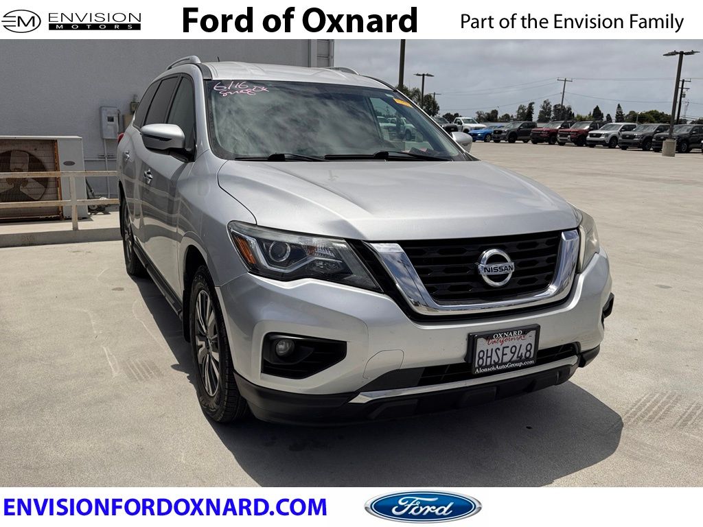 2018 Nissan Pathfinder SV 2WD's photo